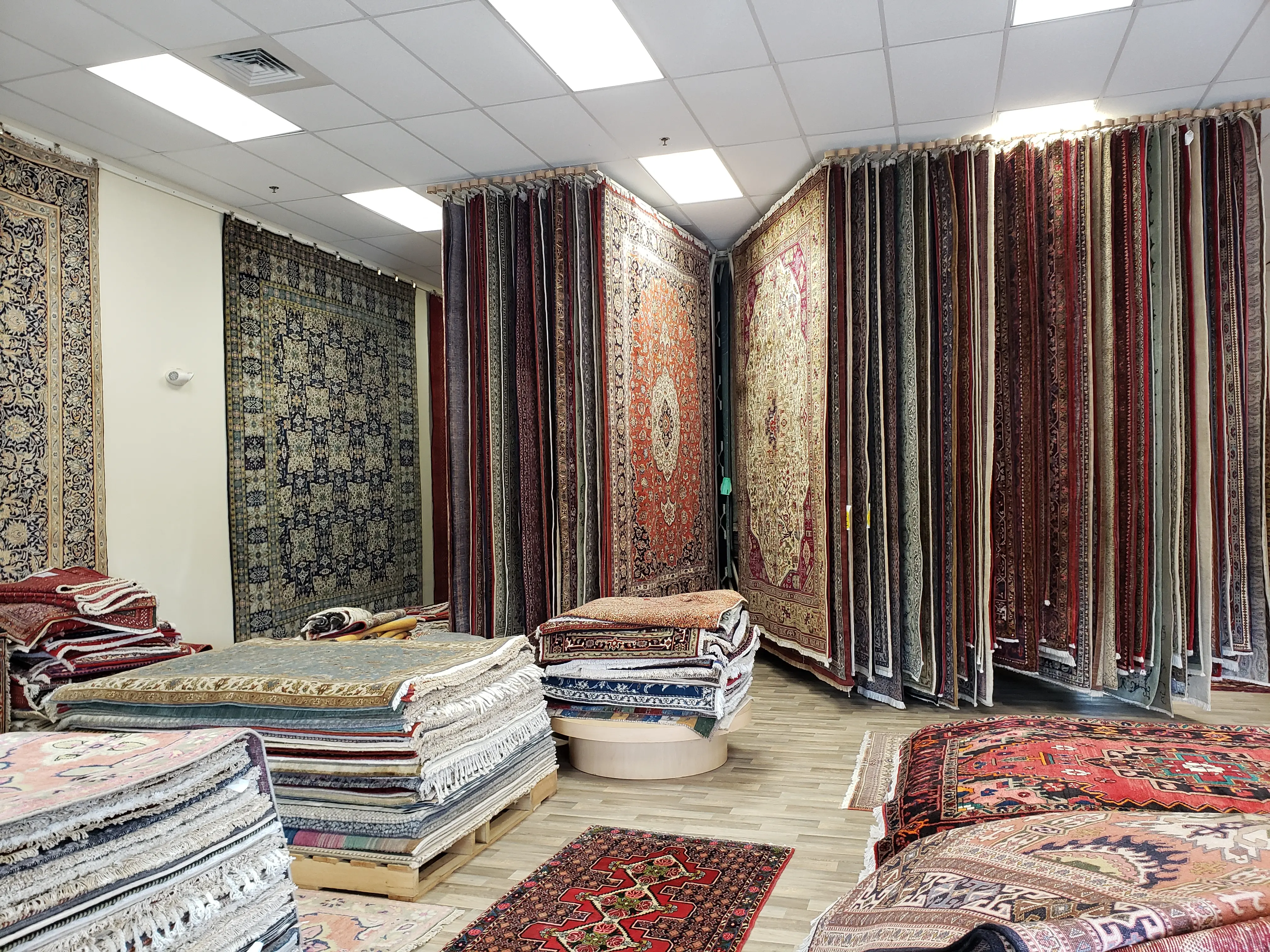 How to Choose the Perfect Rug for Fall: Cozy Up Your Space